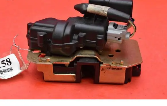 Chrysler Grand Voyager IV Tailgate/trunk/boot lock/catch/latch 673AEA