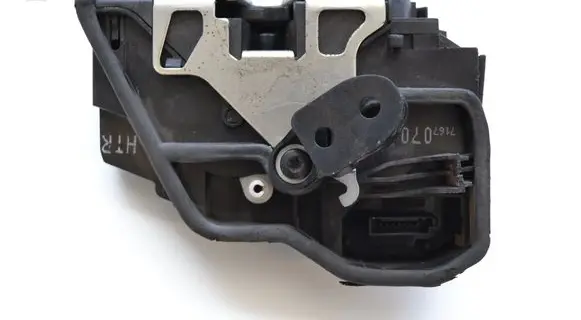 BMW 7 E65 E66 Rear door lock 7167070