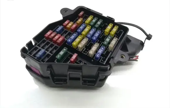 Audi A4 S4 B6 8E 8H Fuse module