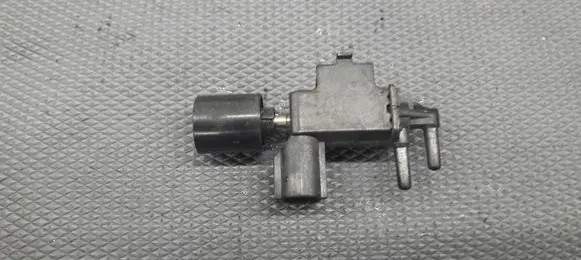 Toyota Carina T210 Valve vacuum 