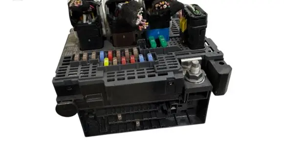 Peugeot 308 Fuse module 9810296380 61797564