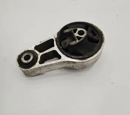 Engine mount bracket