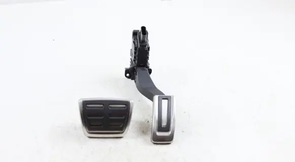 Volkswagen Passat Alltrack Pedal assembly 5Q1723503H