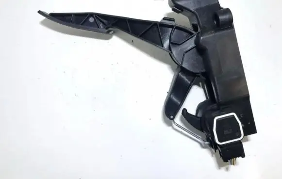 Mercedes-Benz A W169 Accelerator throttle pedal 1693000404 060105000231