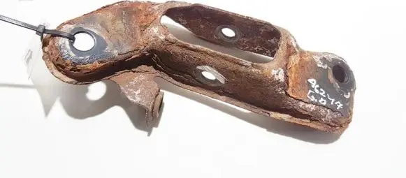 Ford Mondeo Mk III Bracket in trunk/boot 