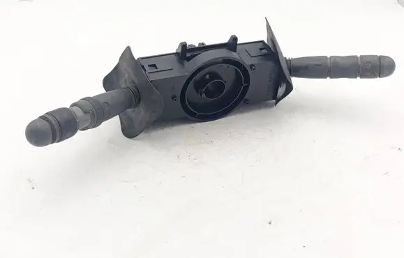 Wiper turn signal indicator stalk/switch