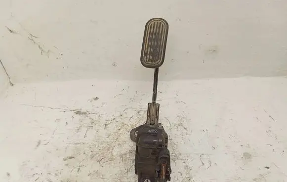 Toyota Hilux (AN10, AN20, AN30) Accelerator throttle pedal 781200K010 VN1988003140