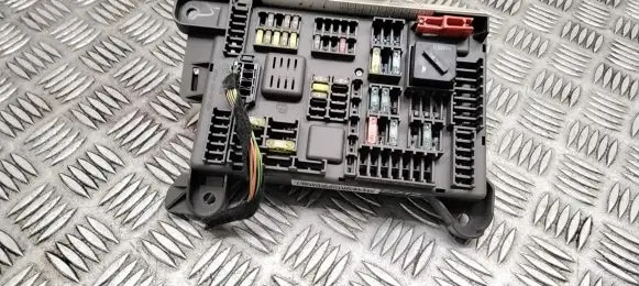 BMW X5 E70 Fuse module 693168704