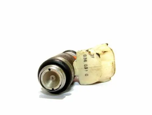 Volkswagen Golf IV Fuel injector 036031C