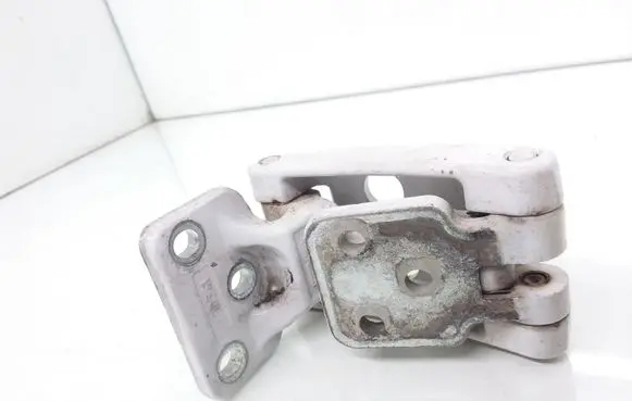 Mercedes-Benz Sprinter W906 Loading door upper hinge A9067400037