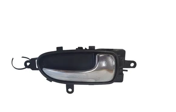 Nissan Leaf II (ZE1) Front door interior handle 