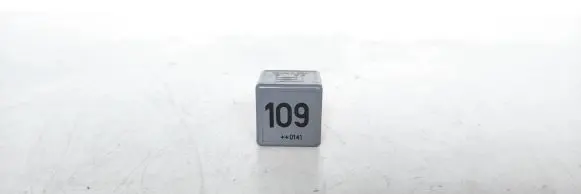 Skoda Octavia Mk1 (1U) Other relay 1J0906381A V23134B63X396