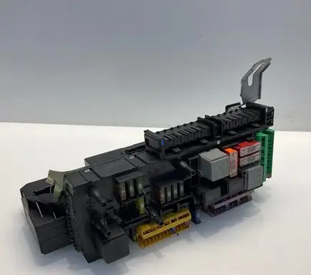 Mercedes-Benz E W212 SAM control unit 2129000004 2125452832 5DK00962057