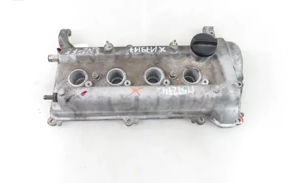 Toyota Yaris Verso Rocker cam cover 