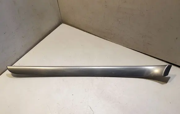 Audi A4 S4 B6 8E 8H Front door trim bar 8E0867409