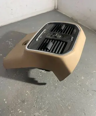 Rear air vent grill