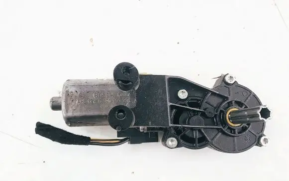 Mercedes-Benz E W212 Seat adjustment motor DALISID1919 0390203324 A0390203324