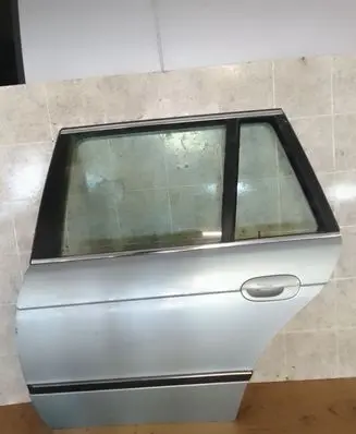 BMW 5 E39 Rear door