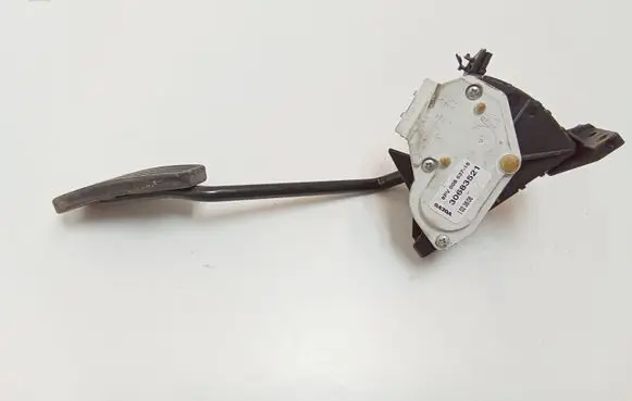 Volvo XC90 Accelerator throttle pedal 30683521