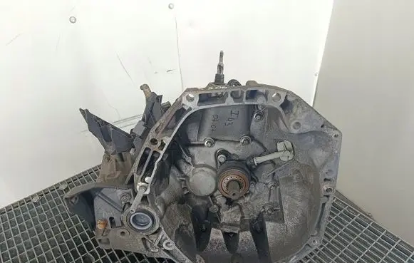Renault Clio III Manual 5 speed gearbox JR5322