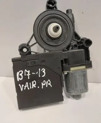 Volkswagen PASSAT B7 Front door window regulator motor 3C0959793C 918432110 3AA959701A