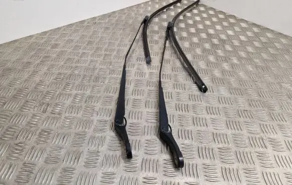 Peugeot 3008 I Windshield/front glass wiper blade 9685758780 9672059680