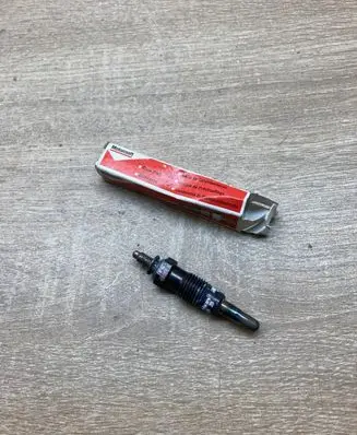 Ford Escort Glow plug 1056857