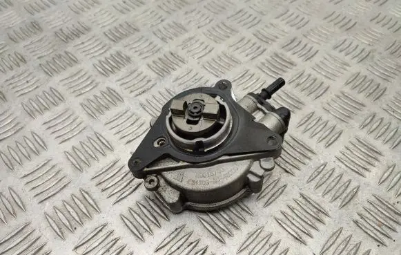 Citroen C4 II Vacuum pump 9827166480