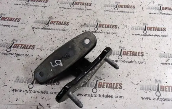 Mercedes-Benz E W212 Front door upper hinge