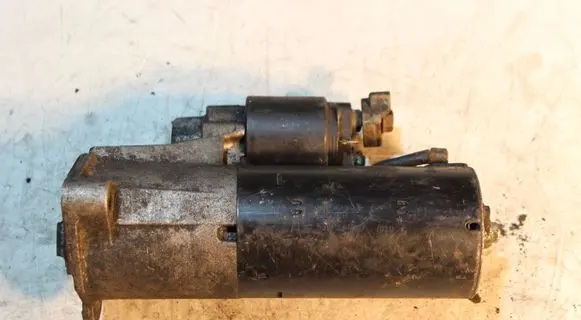 Volkswagen PASSAT B5 Starter motor 0001115002 068911024H