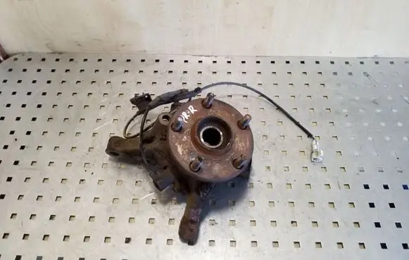 Toyota Corolla Verso AR10 Front wheel hub 8954202040