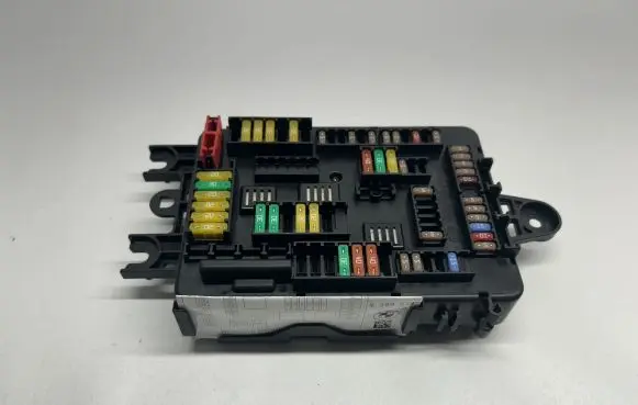 BMW 1 F20 F21 Fuse module 9389070 61149389070