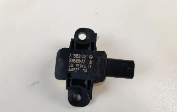 Mercedes-Benz CLA C117 X117 W117 Airbag deployment crash/impact sensor A1668210351