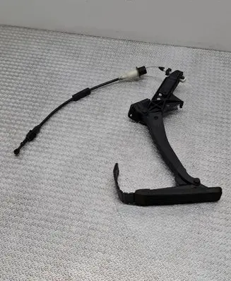 Mercedes-Benz E W210 Accelerator throttle pedal 2103010520
