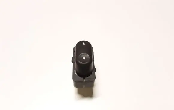 Mazda Tribute Electric window control switch E1006637YA