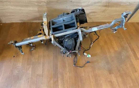 BMW 1 F40 Dashboard cross member/frame bar 6823064