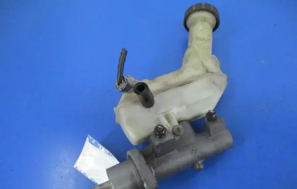 Nissan Micra Master brake cylinder