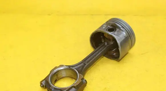 KIA Sportage Piston with connecting rod G4GC