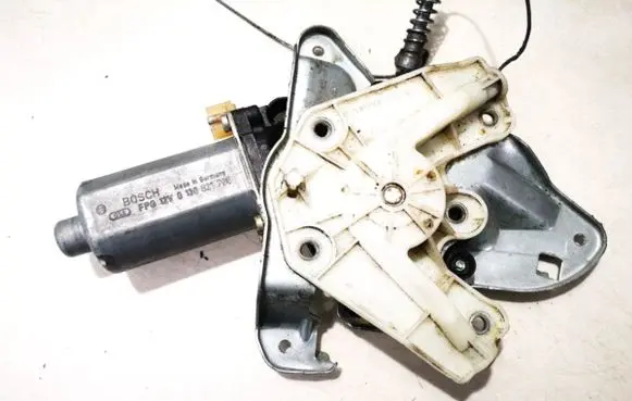 Chrysler Crossfire Front door window regulator motor 0130821796