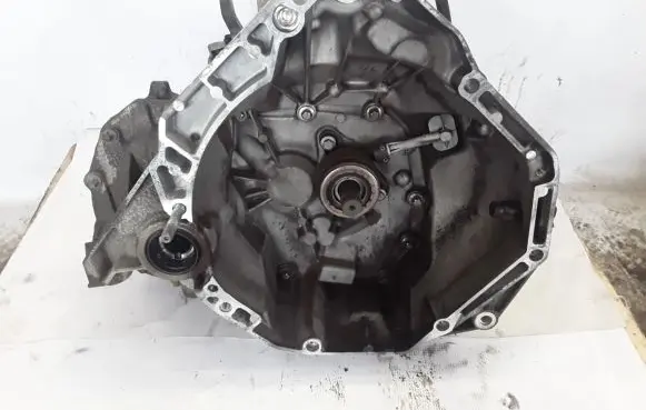 Manual 5 speed gearbox