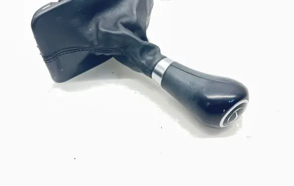 Mercedes-Benz C W204 Gear lever shifter trim leather/knob A2042676210