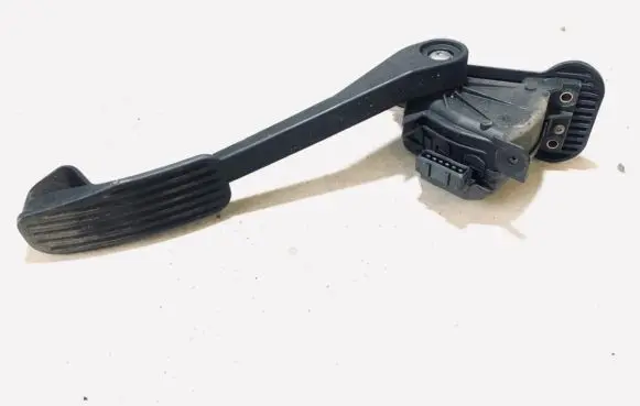 Volvo V70 Accelerator throttle pedal 30636004 6pv008537