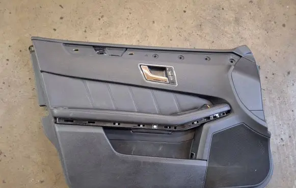 Mercedes-Benz E W212 Front door card panel trim 2127201770 16987889