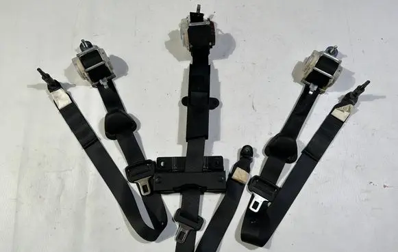 Nissan Titan Rear seatbelt 2489849ae 2489850ae 2489845ae