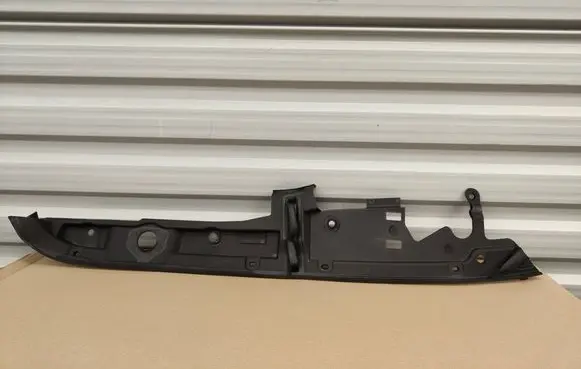 BMW M8 F91 F92 G14 G15 Engine compartment rubber 7371510
