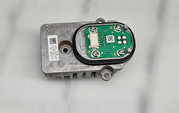Mercedes-Benz C W205 LED ballast control module P130867 1305715284 MDE13504