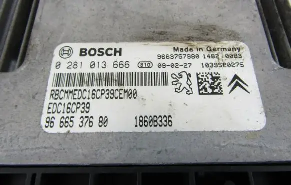 Peugeot 4007 Engine control unit/module 0281013666