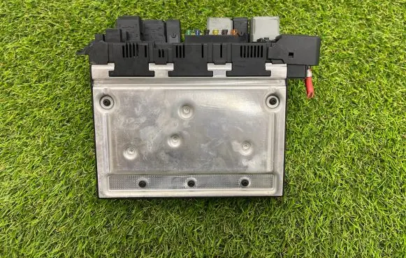 Mercedes-Benz CLS C219 Fuse module 2115454201