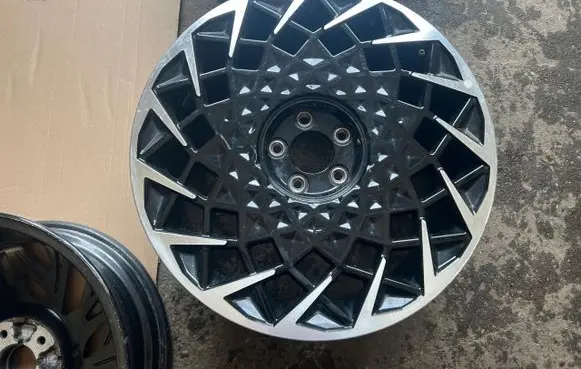 Hyundai Ioniq R20 alloy rim 