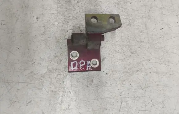 Citroen Berlingo Front door lower hinge 